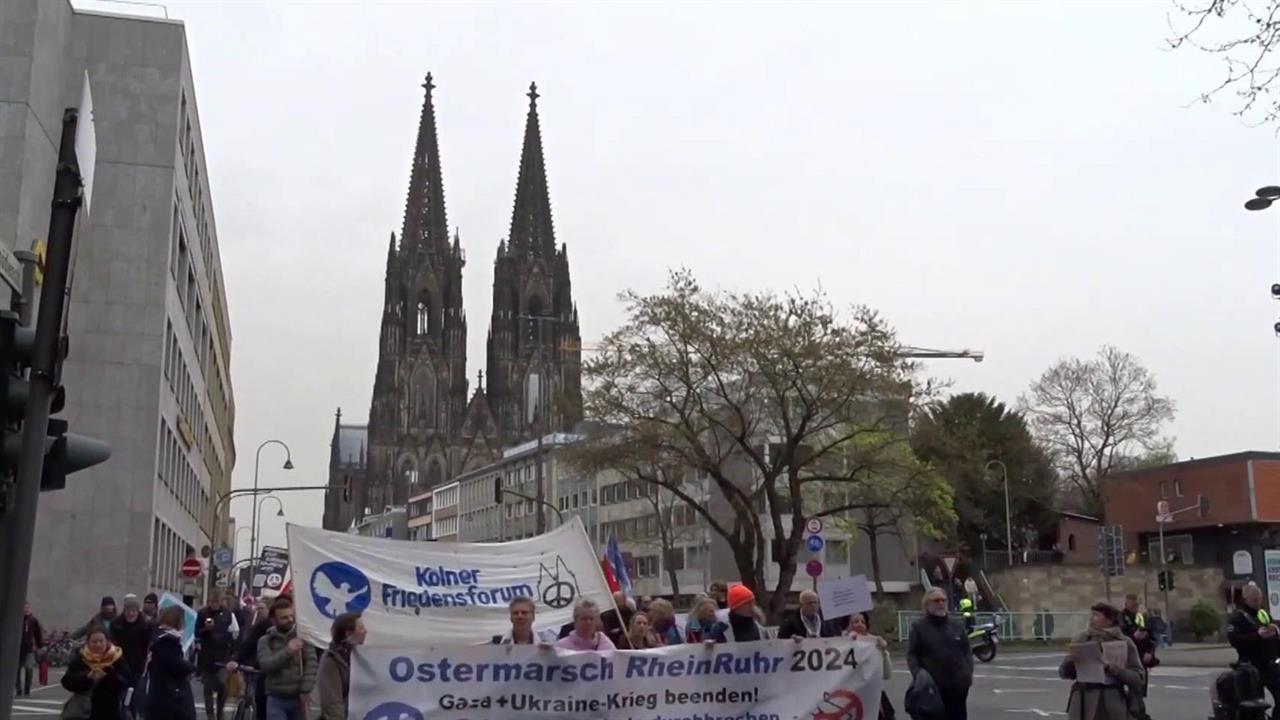 Жители Германии в канун католической Пасхи вышли на марши мира