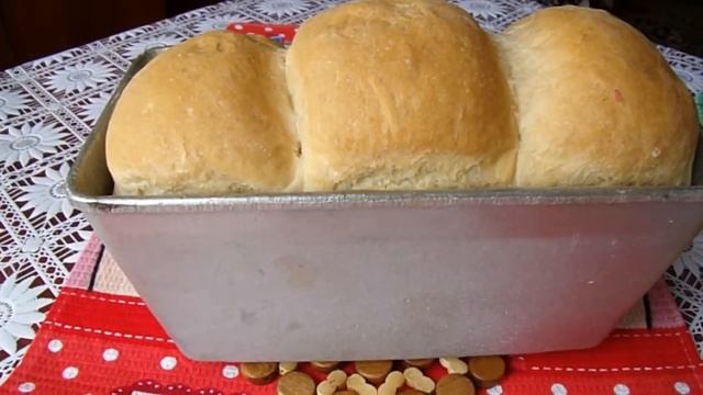Формы для выпечки хлеба и румяный, вкусный, домашний хлебушек в этих формах.