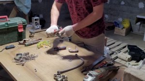 где я собираю медь) много меди