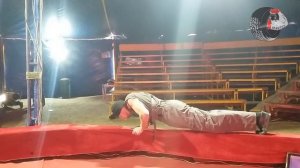 Тренировка Циркача. Артисты цирка. Гастроли цирка.