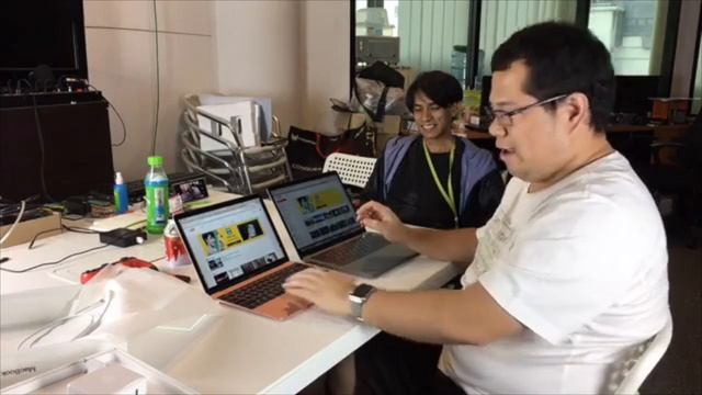 แกะกล่อง 13" MacBook Pro 2016 (Touch Bar and Touch ID) смотреть онлайн