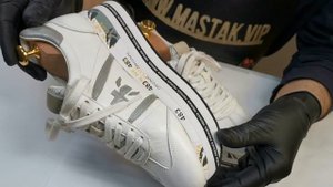 ? Premiata потеряли цвет. TOD'S восстановлены. Яркий Reebok. Снова про качество современной обуви.