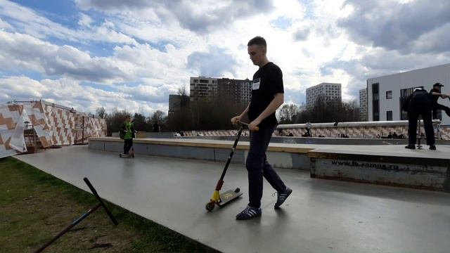 Учу трюки на всех фигурах в парке - жесть! смотреть онлайн