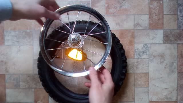 Как легко надеть покрышку на велосипедный диск