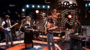 Emmylou Harris - (You Never Can Tell) C'est La Vie Live