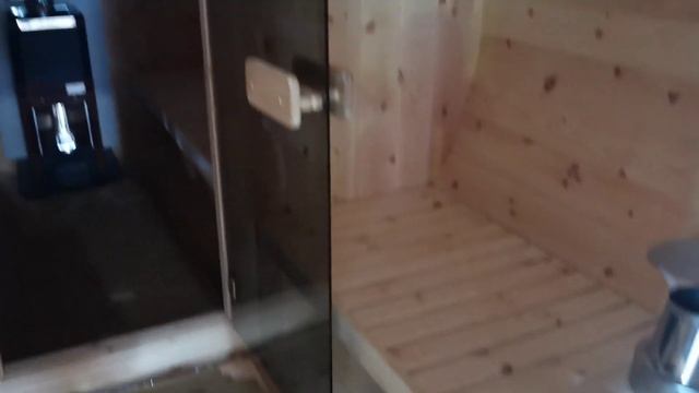 Необычайно красивая баня бочка с классной дверью | БаниБочки.рф смотреть онлайн