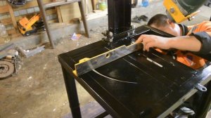 Отрезной станок из болгарки своими руками.  Часть 7, искроотбойник, покраска и сборка.