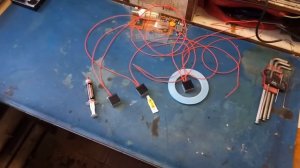 Термопаста, термоклей и термоскотч под тепловизором.