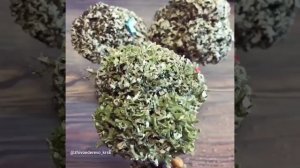 Живое дерево с кроной из цетрарии