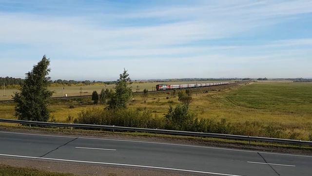 ТЭП70БС с пассажирским поездом Пермь - Адлер на перегоне Круглое Поле - Никашновка смотреть онлайн