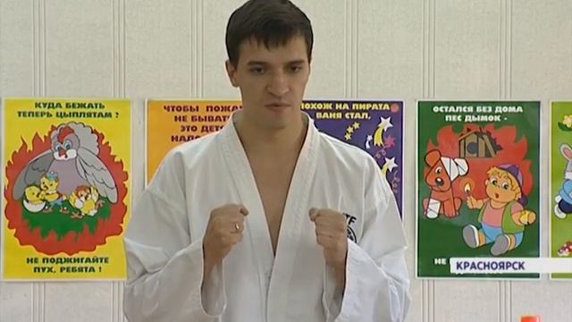 Усатый нянь: в Красноярске все больше мужчин проявляют интерес к профессии воспитателя смотреть онлайн