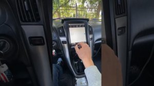 Установил на Лексус rx 300 магнитолу типа тесла