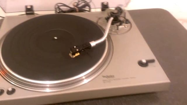 Technics SL-1700 offered by jeananty. смотреть онлайн