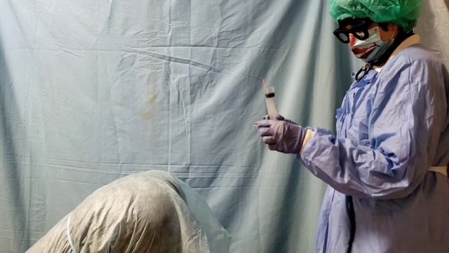 Доктор Уткин делает укольчики #shorts