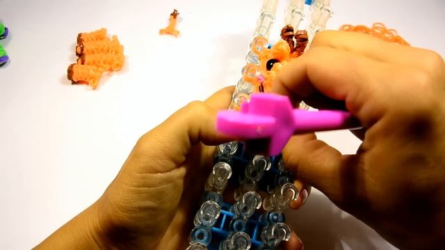 Жираф из резинок 3D на станке Rainbow Loom Giraffe