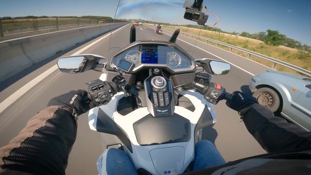 Honda Gold Wing DCT / 2023. смотреть онлайн