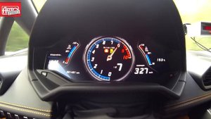 Lamborghini Huracan набирает максимальную скорость