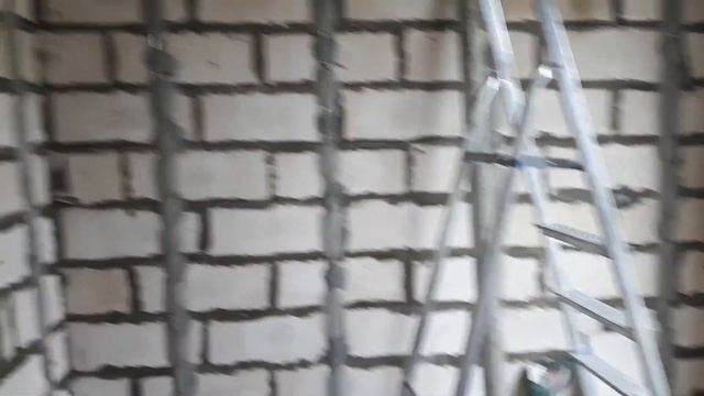 РЕМОНТ КВАРТИРЫ СВОИМИ РУКАМИ - часть 3 (маяки, штукатурка, важное про грунтовку)