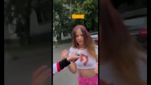 саша покрасил квинке волосы и квинка забыла сумку? смотреть онлайн