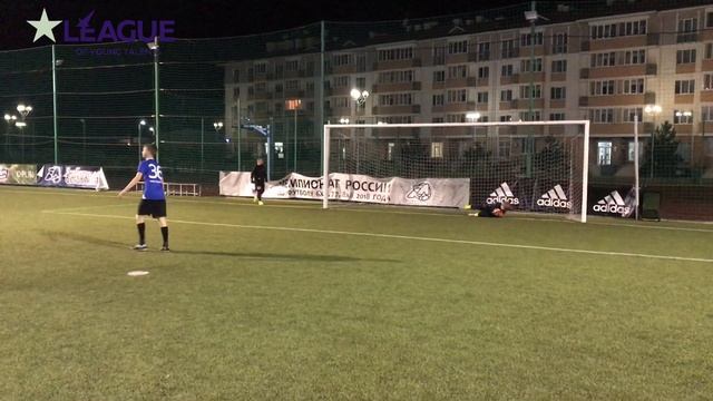 Спорный момент из серии пенальти (СК "Лига Юных Талантов" / ФК "Тушино" Москва) смотреть онлайн