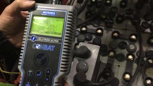 Самый лучший способ тестирования тяговых аккумуляторов - это Celltron Ultra CTU-6000 "Conbat"