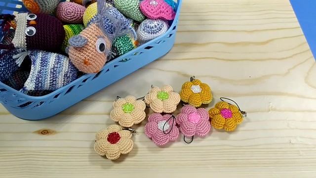 Вяжу из остатков пряжи. Вязаные игрушки. смотреть онлайн