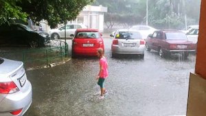 ливень в Сочи танец под дождем dancing in the rain