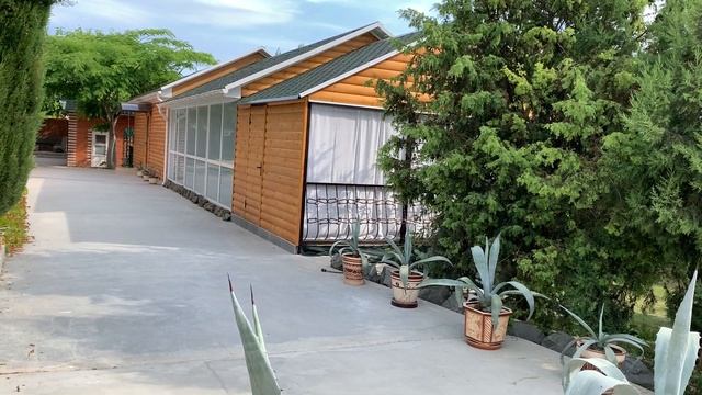 Можжевеловый дворик, обзор Дома с бассейном и двора, отдых в Крыму 2022 смотреть онлайн