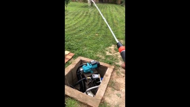 Насосная станция с эжектором. Глубина скважины 17 метров. Три года никаких проблем. смотреть онлайн