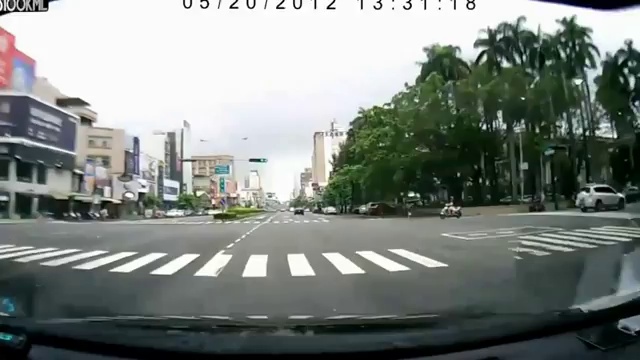 Китайский мотоциклист улетел