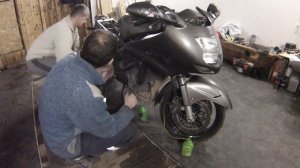 HONDA CBR 1100 XX (Дрозд) Прокачиваем тормоза.