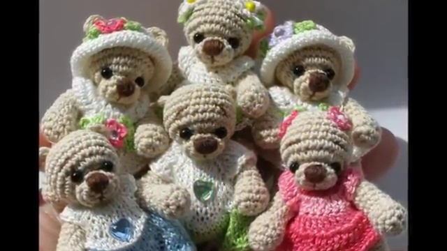 Вязаные игрушки крючком.  Забавные вязаные мишки