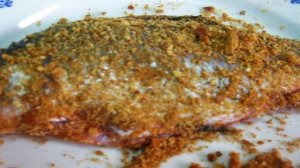 Караси жареные с луком в панировочных сухарях