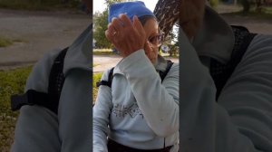 Как косметическая салфетка Гринвей легко очищает руки от грибного налёта при сборе маслят