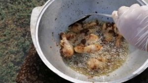 Готовим в казане куриные ножки в горчичном соусе.
