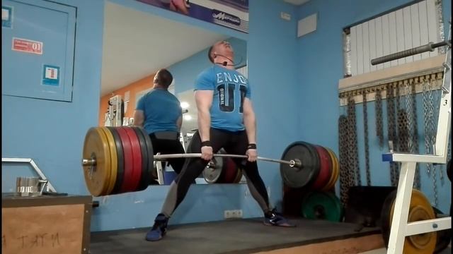 Моя тренировка/Тяга 300кг на 7/Жим 180 на 8 смотреть онлайн