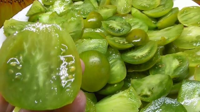 Новинка! Томатный Гном Колониальный вариант с изумрудной мякотью и экзотическим фруктовым вкусом!