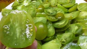 Новинка! Томатный Гном Колониальный вариант с изумрудной мякотью и экзотическим фруктовым вкусом!