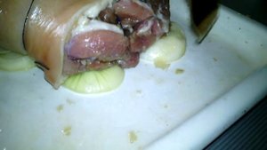 Очень вкусная и сочная свиная рулька от Галины.