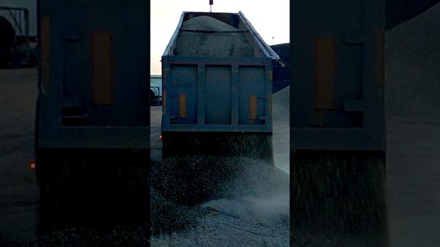 Выгрузка тонара 45тн щебня смотреть онлайн