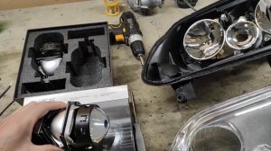 Тюнинг фар на Volkswagen Caddy установка светодиодных Bi Led линз