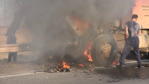 горит Камаз на дороге.mp4