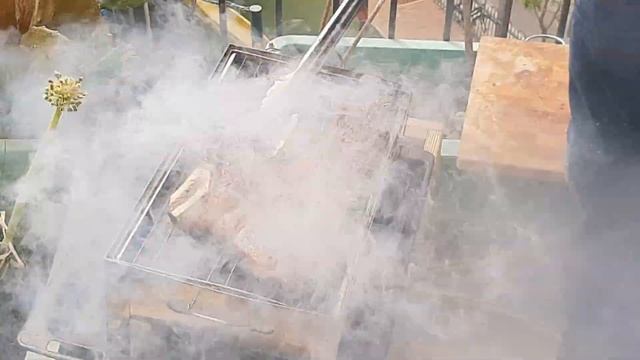 ОГРОМНЫЙ СТЕЙК ИЗ ГОВЯДИНУ НА МАНГАЛЕ. Самый простой рецепт, проще не бывает. Поэзия огня и мяса смотреть онлайн