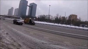 у метро "Аэропорт"