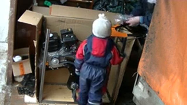 Часть 2/3. Мотоблок Carver MC-650 достаем из коробки. смотреть онлайн