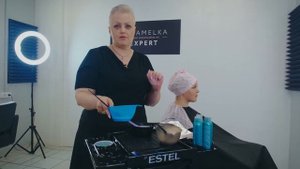 Холодно-розовая растяжка цвета на красителе Kapous Hyaluronic.