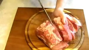 Рулет из свиной шейки с овощами