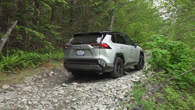2019 Toyota RAV4 Hybrid XSE Review and Off-Road Test