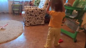 Смешной танец лезгинки девочки Даши 1,4 года