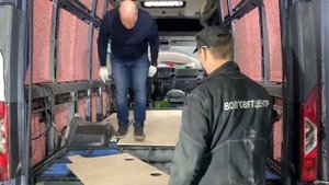 Монтаж напольного покрытия или стелим новый пол в Газель.